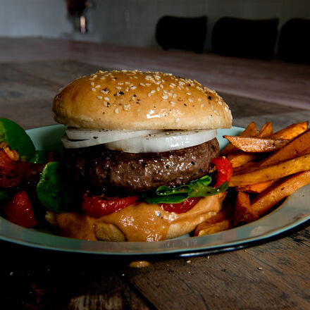 Produktbild fr 'Classic Burger mit Skartoffel Pommes frites'