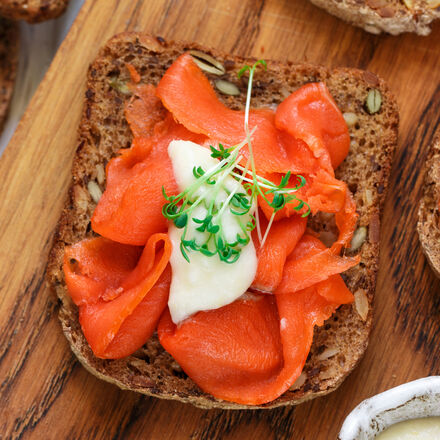 Produktbild fr 'Kaltgeruchertes Sockeye-Wildlachs-Mittelfilet ohne Haut, vorgeschnitten'