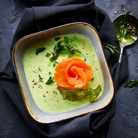 Produktbild fr 'Rucola-Cremesuppe mit Rucherlachs-Rosette'